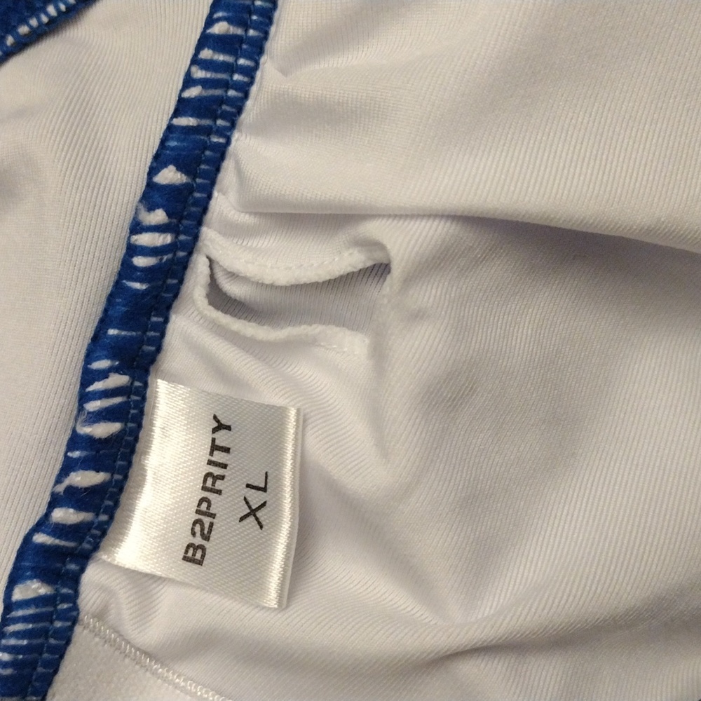 Swimsuit - Picture 3 of 4